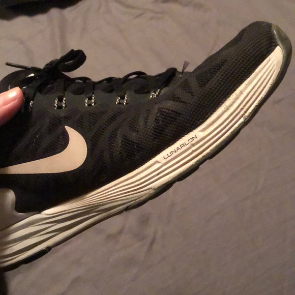Used Nike’s - Picture 2 of 3